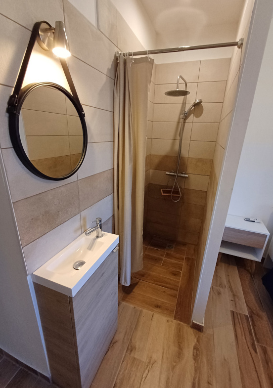 badkamer van het huis Lhaaa