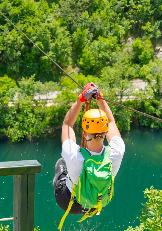 Les Tyroliennes du Fier, Parc de loisirs à Motz en Savoie
                                        